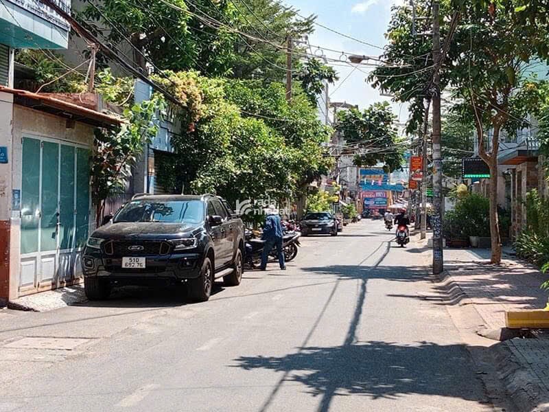 Bán nhà 4 lầu đi bộ tới CV Làng Hoa hẻm 347 Lê Văn Thọ ngang 4.5m 81m2 sổ A4 9 tỷ hơn. 