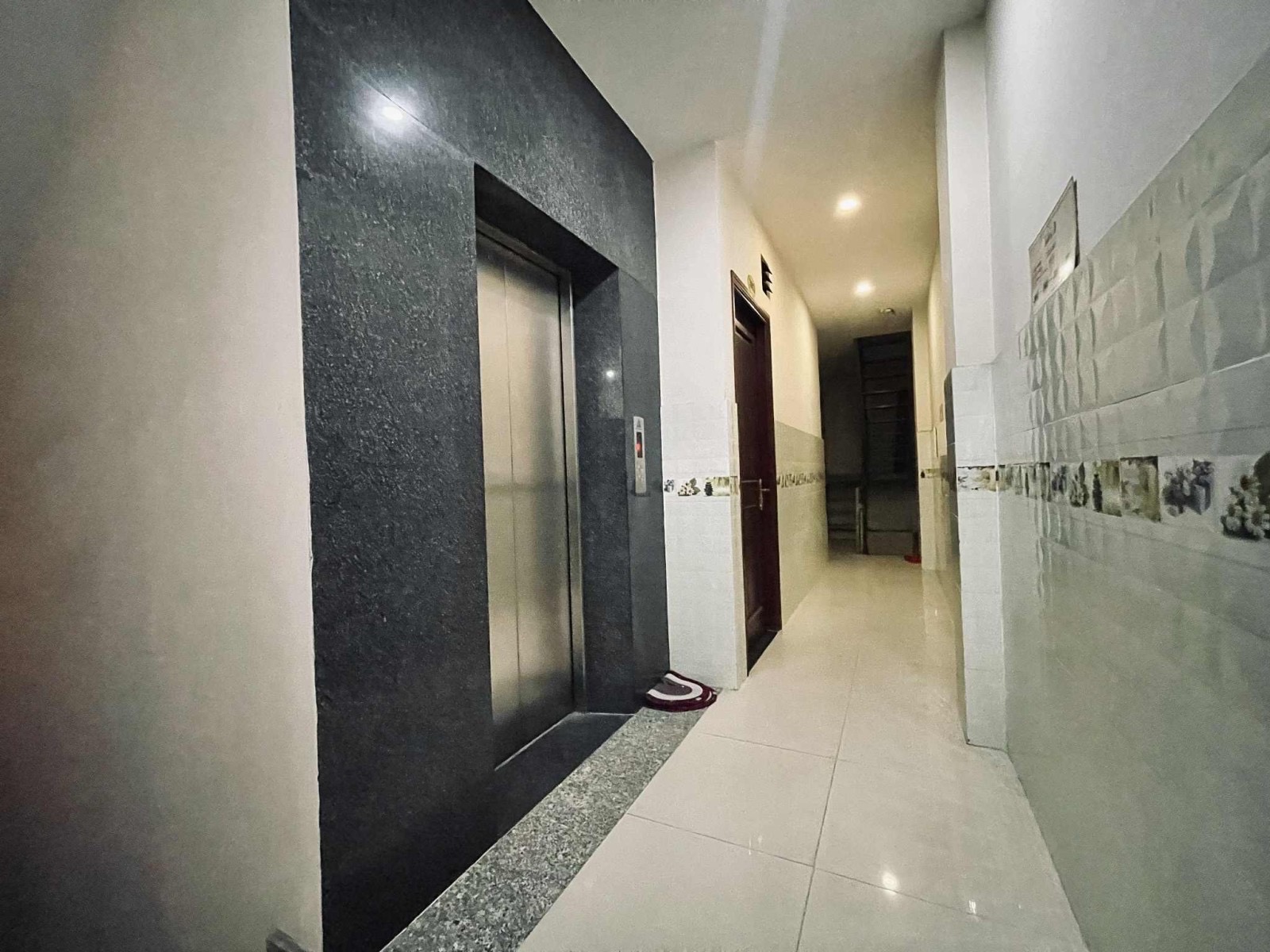 BÁN KHÁCH SẠN 16 PHÒNG - THANG MÁY - LÊ VĂN KHƯƠNG, HIỆP THÀNH, Q12 - THU NHẬP 80 TRIỆU/THÁNG 