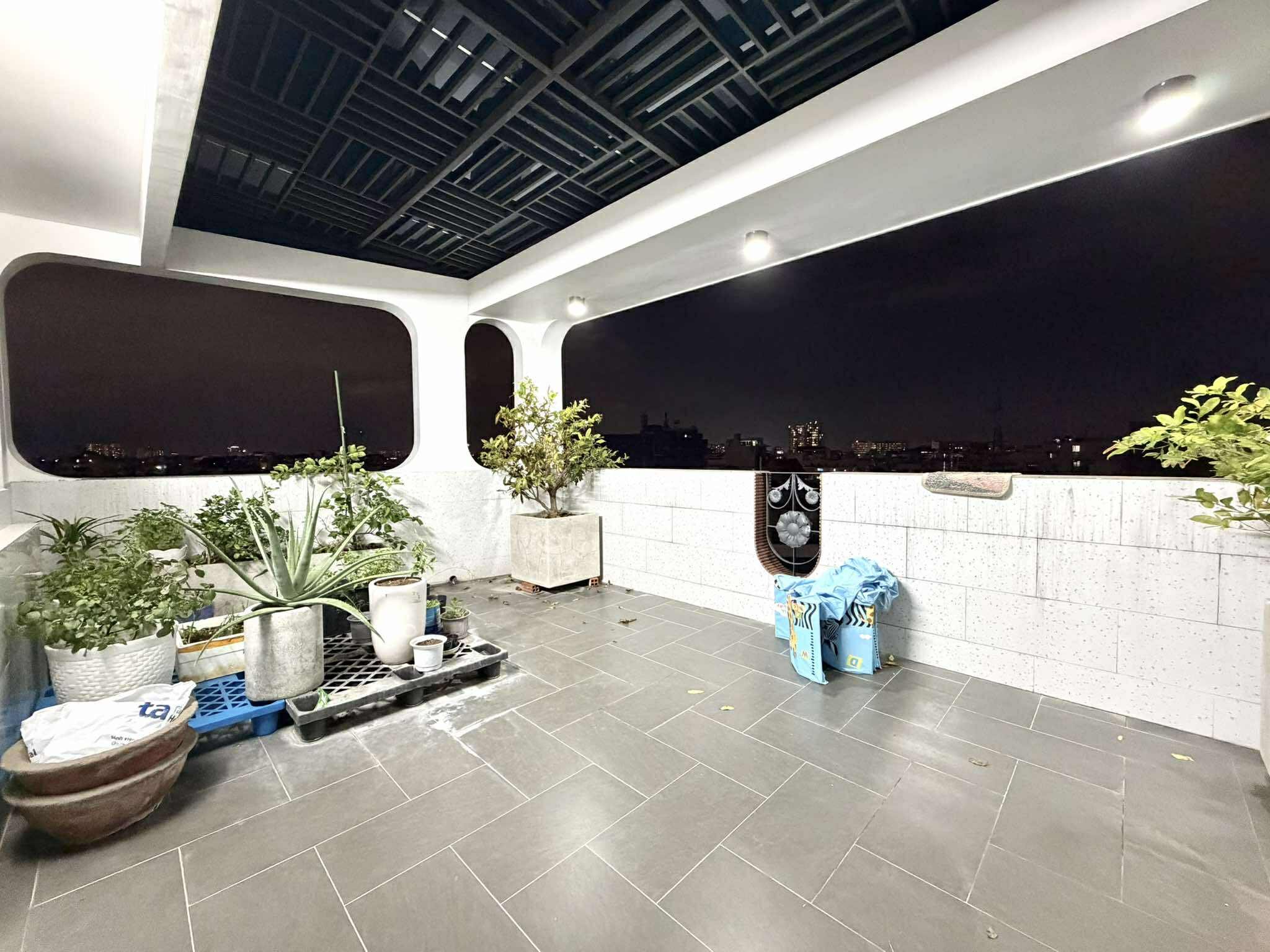 TOÀ NHÀ 8 TẦNG THANG MÁY - LÔ GÓC 3 MẶT THOÁNG - 13 PHÒNG HẺM NHỰA 6M - 24 TỶ