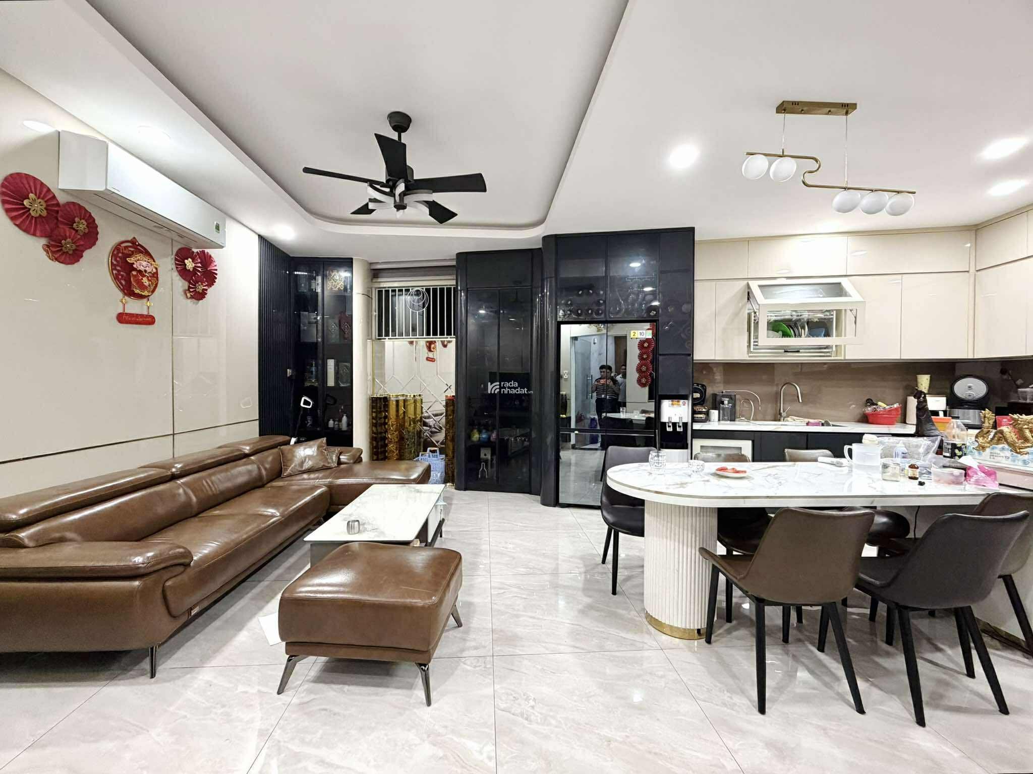 TOÀ NHÀ 8 TẦNG THANG MÁY - LÔ GÓC 3 MẶT THOÁNG - 13 PHÒNG HẺM NHỰA 6M - 24 TỶ