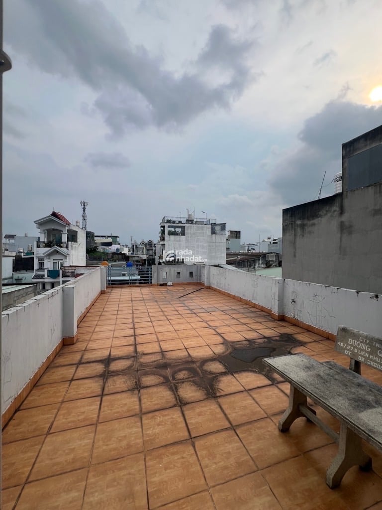 * Vị trí đẹp : Nhà cách bệnh viện Bình Tân 200m  * Diện tích 5 x 36 ( sổ hồng chính chủ vuông vắn k