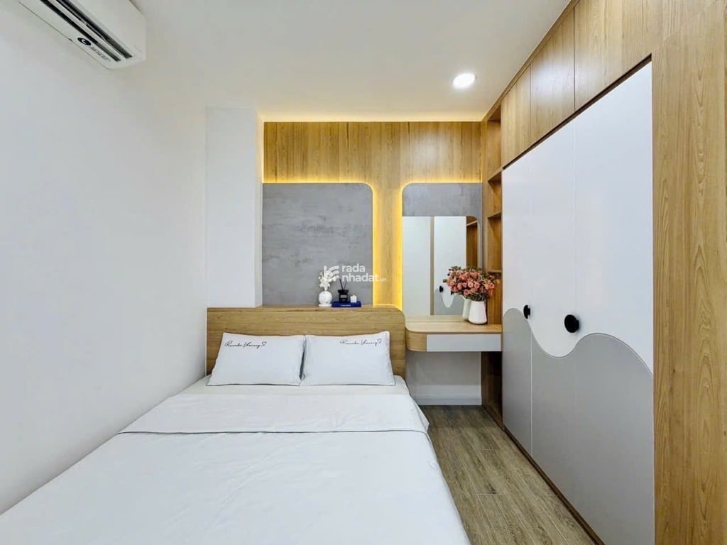 TÂN BÌNH - GẦN GA METRO, GA T3 SÂN BAY -  XE TẢI THÔNG - KINH DOANH TỐT - 3 TẦNG, 3 PN, 3 WC 