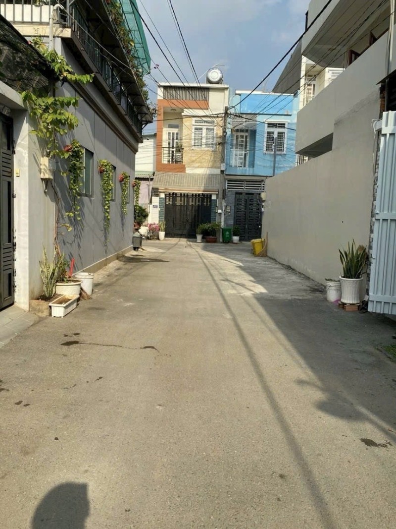 Đất Đẹp 96m2 - Xây Dựng 3 Tầng - Hẻm 6m - Nguyễn Duy Trinh. Giá 4.X Tỷ