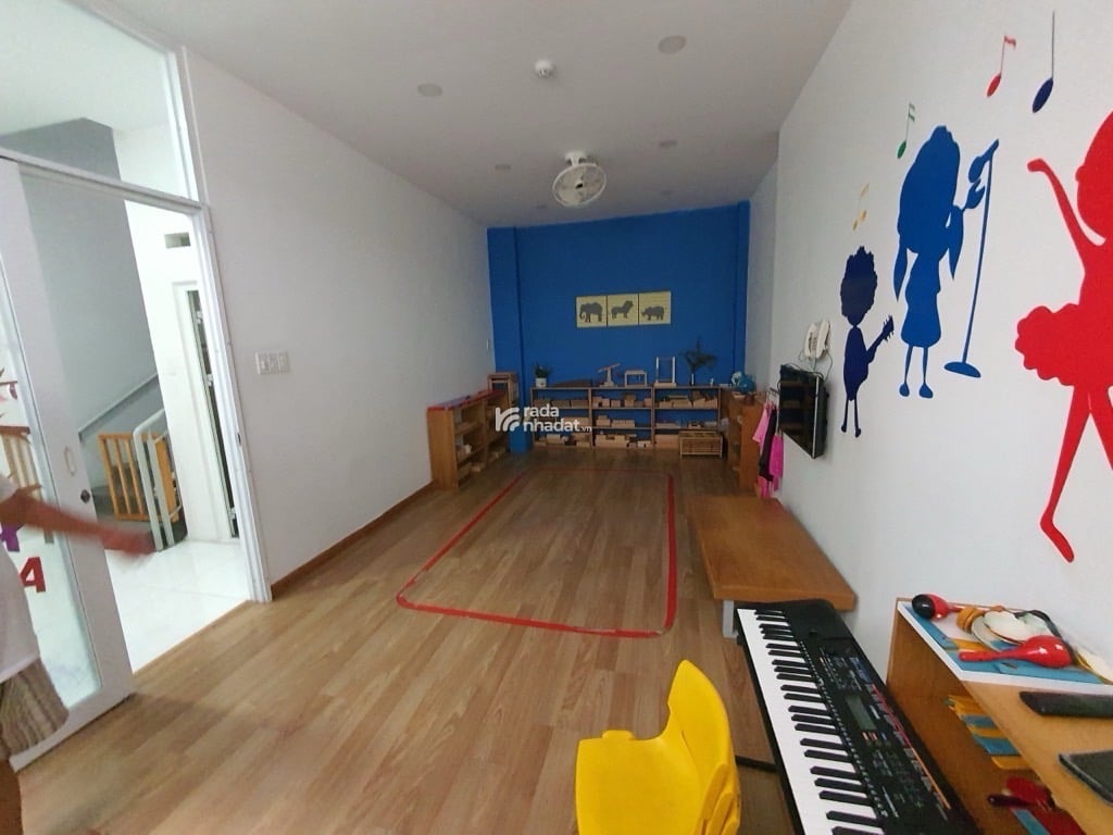 Bán nhà mặt tiền Nhiêu Tứ khu Phan Xích Long - 6 x 19 nở hậu x 4 tầng đẹp kinh doanh 