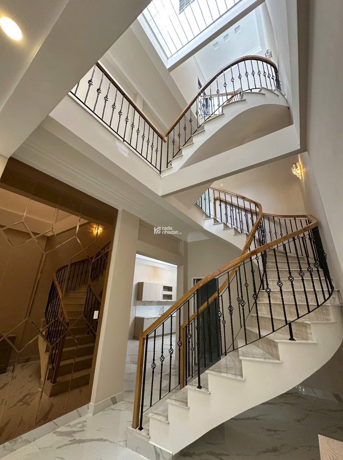  BÁN NHÀ GÓC 2 MẶT TIỀN HẺM VIP - TÔN THẤT TÙNG, P. PHẠM NGŨ LÃO, Q.1 - GIÁ CHỈ 23 TỶ