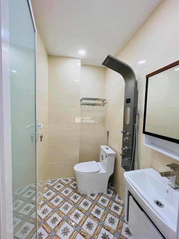 Bán gấp nhà đường Thành Thái P14 Q10- 80.2m2 - 4PN -  3 tỷ 440 - sổ hồng riêng - gần cầu vượt 3/2