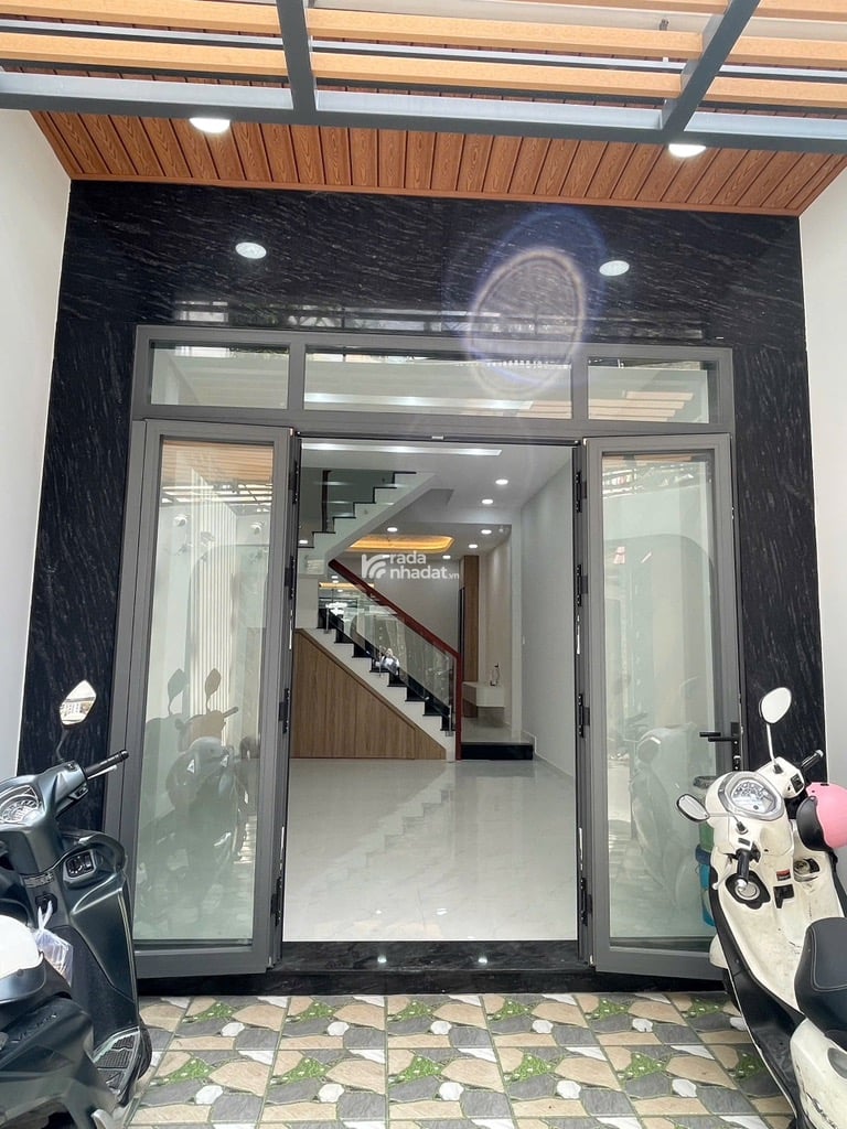 HẺM XE TẢI 8M TRUNG TÂM TÂN PHÚ - KẾ QUẬN 11 - 100M2 - 3 TẦNG NHÀ MỚI Ở NGAY - NHÀ ĐẸP 10 TỶ 400