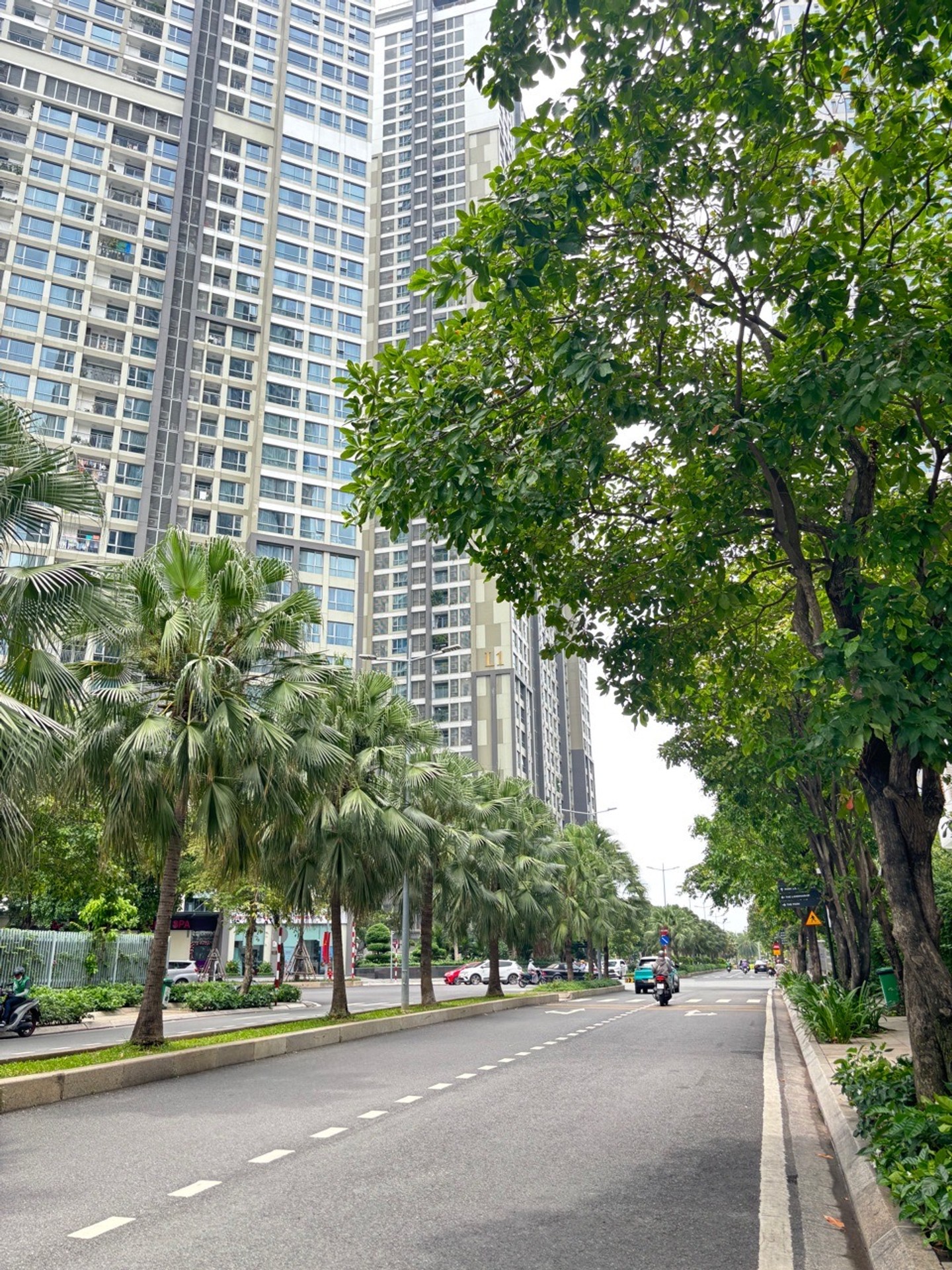 NGAY LANDMARK 81, CC VINHOME, BÌNH THẠNH, 80M2 Ở NGAY. GIẢM 350TR CHỈ CÒN 12T