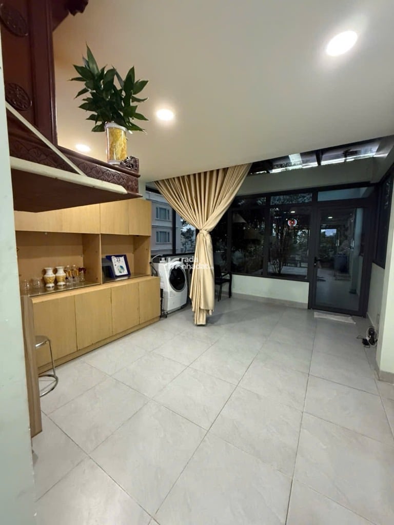 7 TẦNG ĐƯỜNG HÙNG VƯƠNG - PHƯỜNG 4 , QUẬN 5 DT: 4.2*38M- 80 TỶ