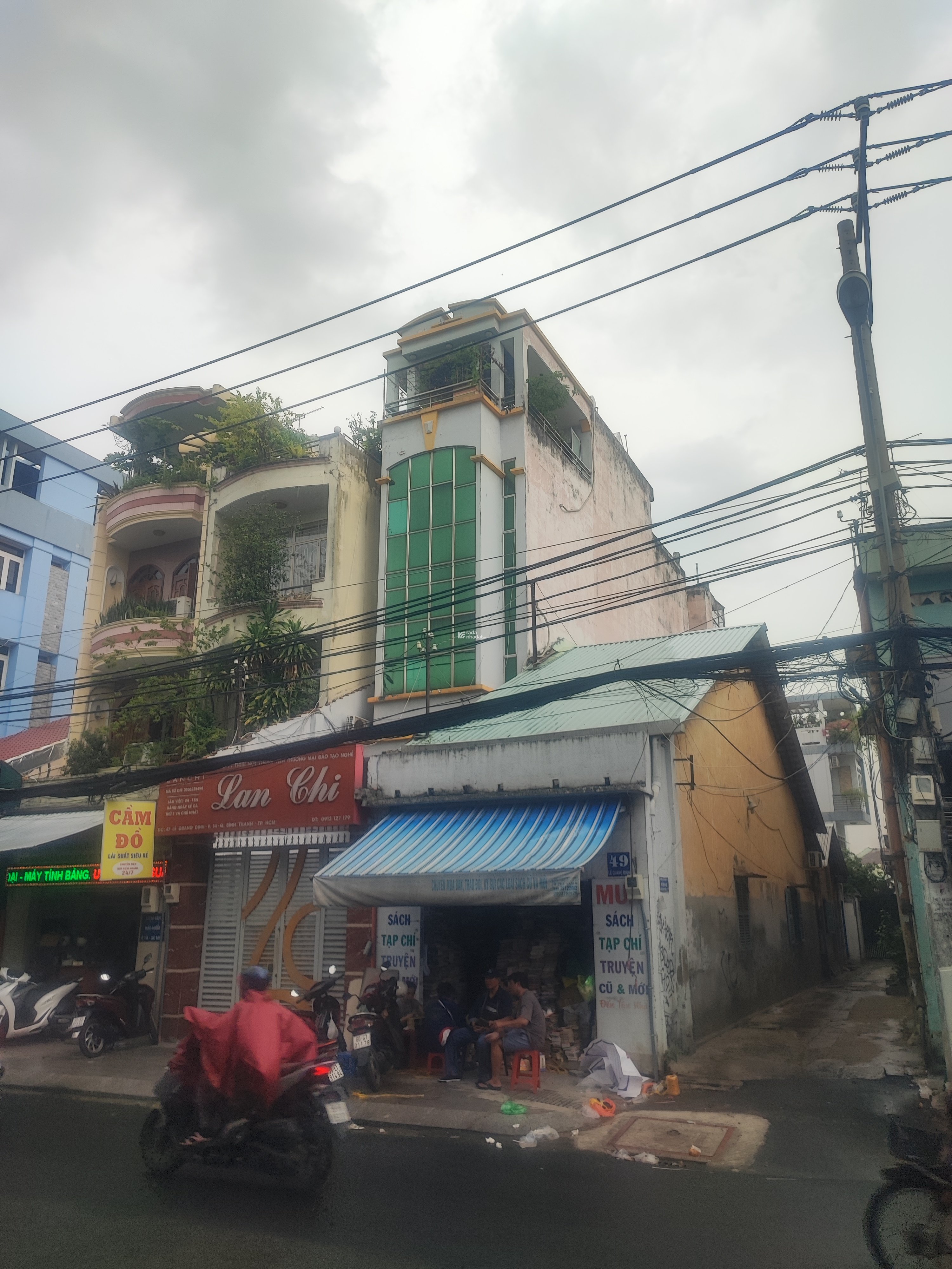 Bán gấp nhà đc 49 lê quang định giá 11tỷ