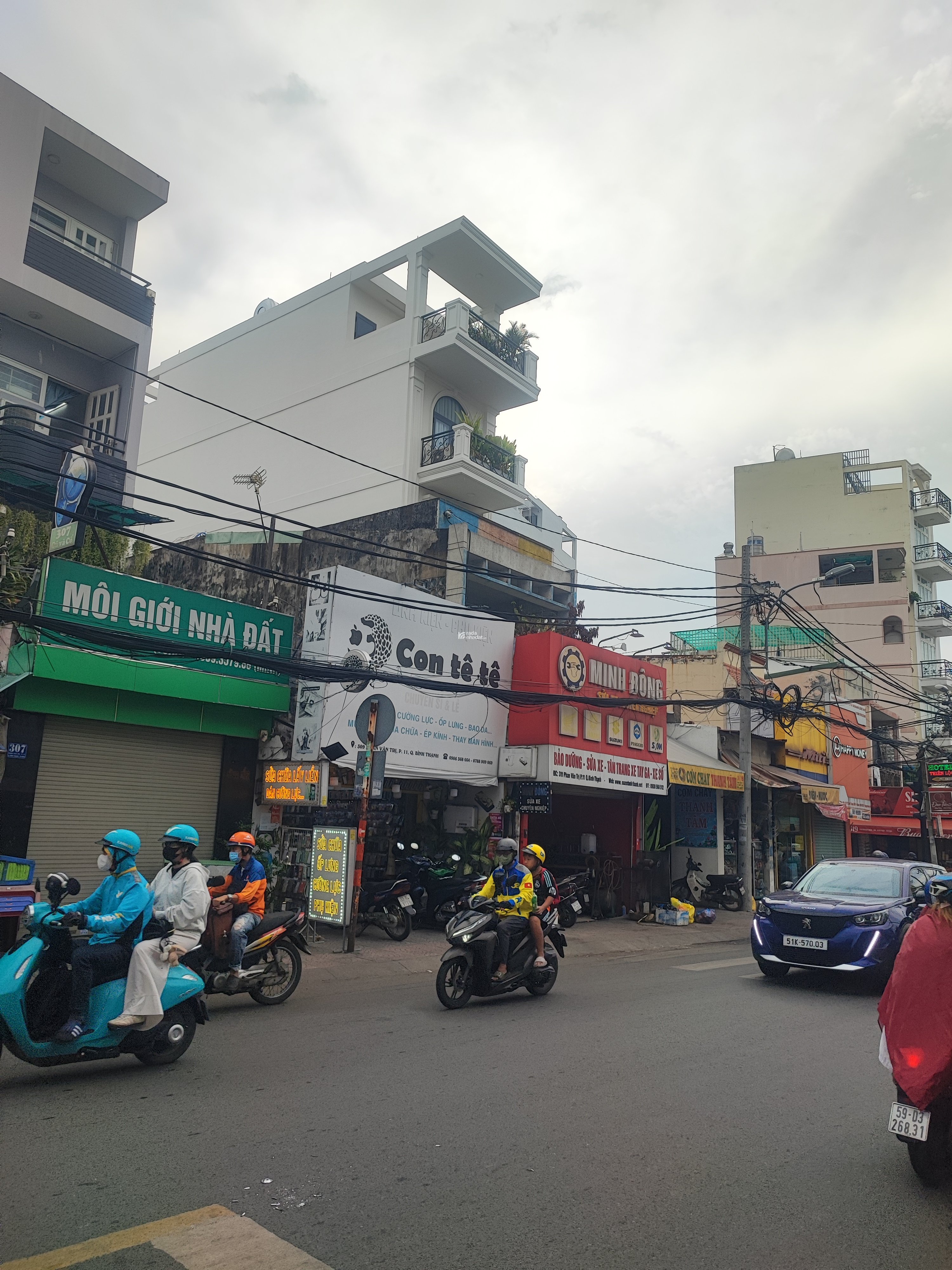 Bán gấp nhà đc 49 lê quang định giá 11tỷ