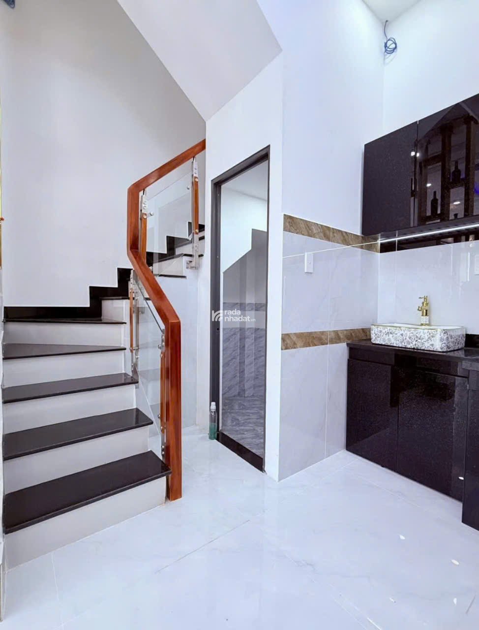 Nhà HXH Nguyễn Thái Bình Tân Bình. DT 58m2/ Giá 2 Tỷ 650. Sổ Hồng Riêng, Đường ô tô