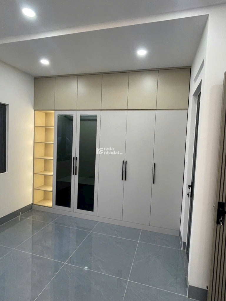 - Vị trí đẹp , giáp Tân Phú, gần siêu thị Aeon Nhật Bản, chợ   , trường học 