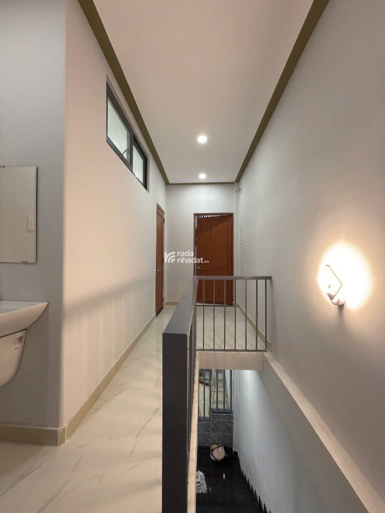 NHÀ 2 TẦNG - HẺM XE HƠI THÔNG - SÁT MÃ LÒ - MỚI XÂY VÀO Ở NGAY