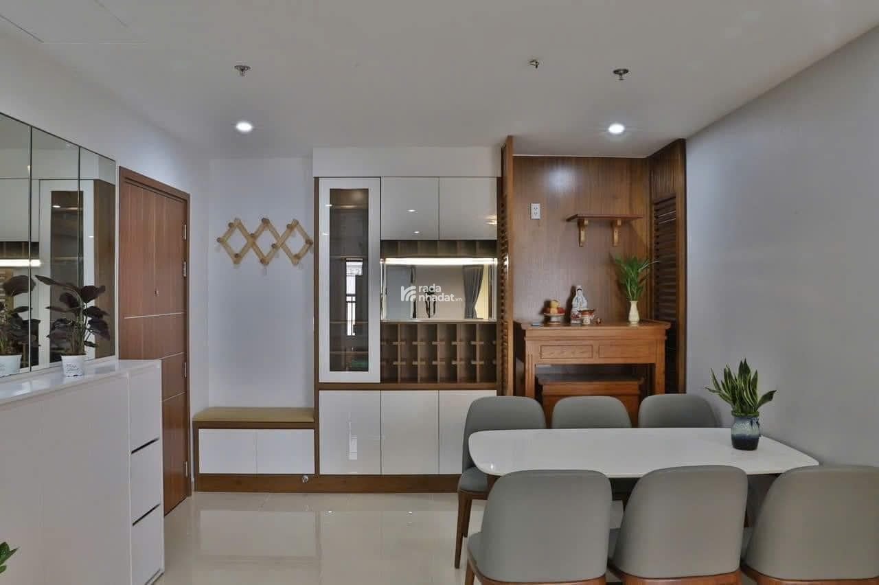 Căn hộ gần full nội thất, 64m2, 2 PN, 2WC, 1 PK & bếp CC Dream Home 8 triệu/th