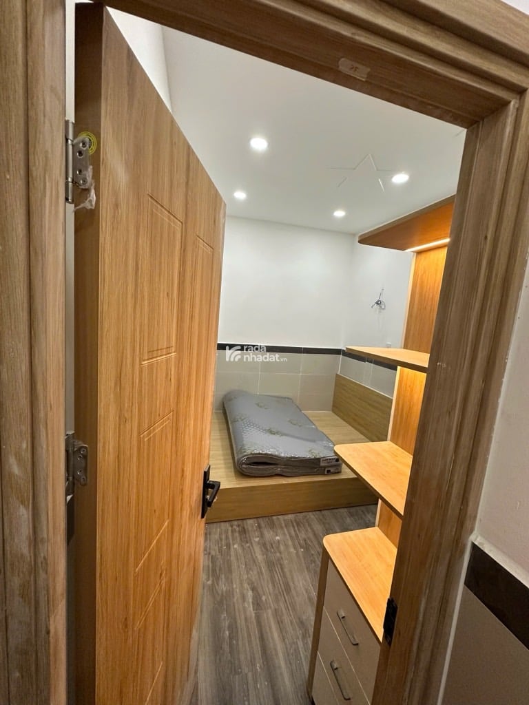 HẺM XE HƠI XÔ VIẾT NGHỆ TĨNH, BÌNH THẠNH, 2 TẦNG MỚI TINH Ở NGAY. GIẢM 350TR CHỈ CÒN 4T TL