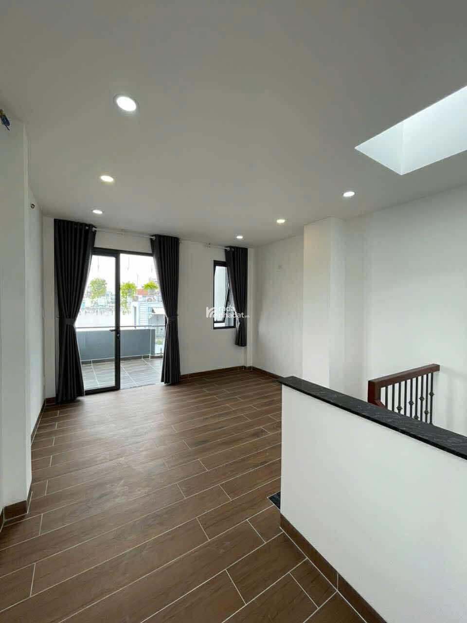 SIÊU PHẨM MTKD 4 TẦNG MỚI Ở NGAY TÂN PHÚ - NGAY TRẦN THỦ ĐỘ GIÁP KHU HỌ LÊ VÀ NGUYỄN SƠN