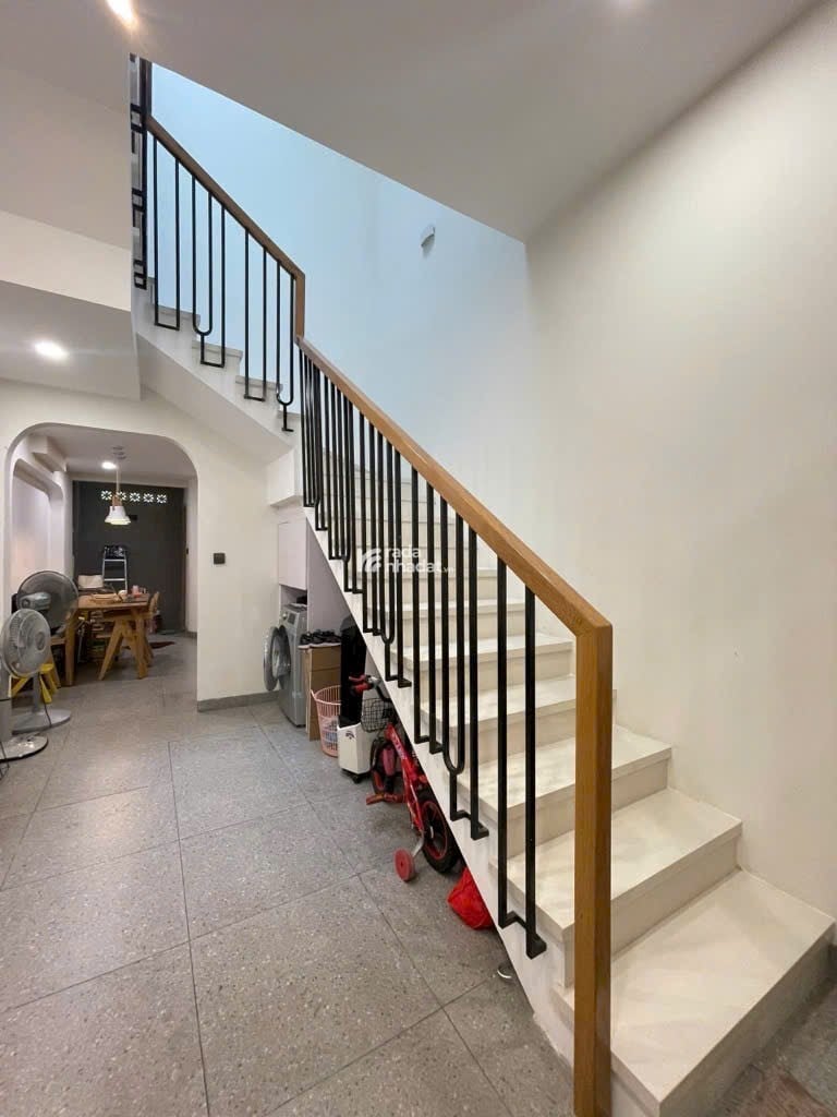 SIÊU PHẨM  PHẠM VĂN BẠCH PHƯỜNG 15 - TÂN BÌNH- TẶNG NỘI THẤTDIỆN TÍCH 52 M2 - 2 TẦNG BTCT - NỞ HẬU 