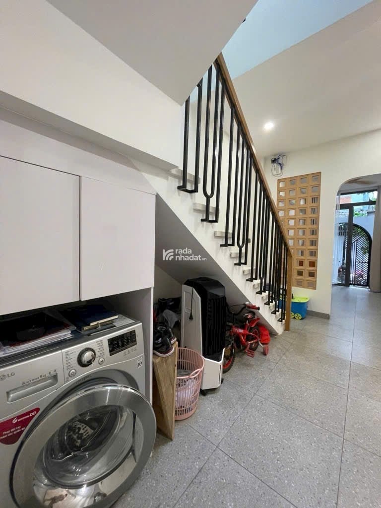 SIÊU PHẨM  PHẠM VĂN BẠCH PHƯỜNG 15 - TÂN BÌNH- TẶNG NỘI THẤTDIỆN TÍCH 52 M2 - 2 TẦNG BTCT - NỞ HẬU 