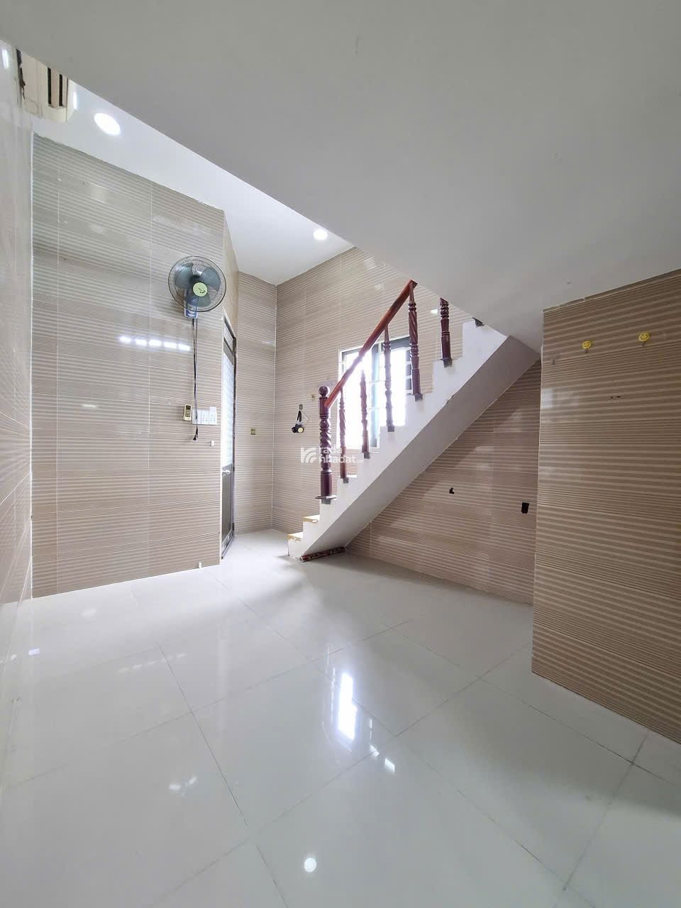 Hxh Lạc Long Quân, 150m2 nở hậu, 4 tầng 17 phòng, 100tr/tháng dòng tiền, chỉ 21 tỷ TL