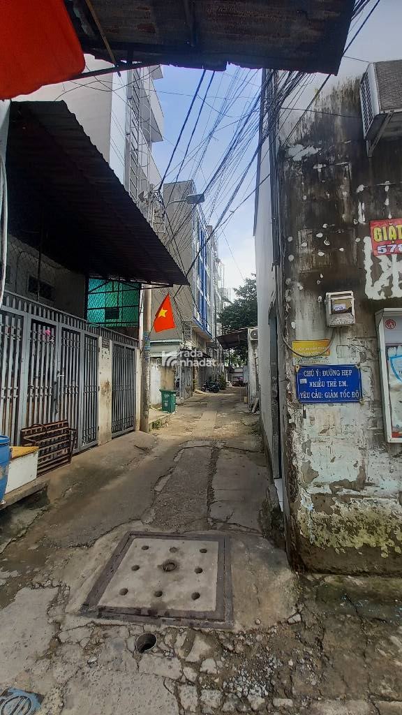 HẺM XE HƠI LÊ TRỌNG TẤN, TÂN PHÚ, CHUẨN 73M2 HIẾM CÓ. GIẢM 550TR CHỈ CÒN 6.5T TL TỐT