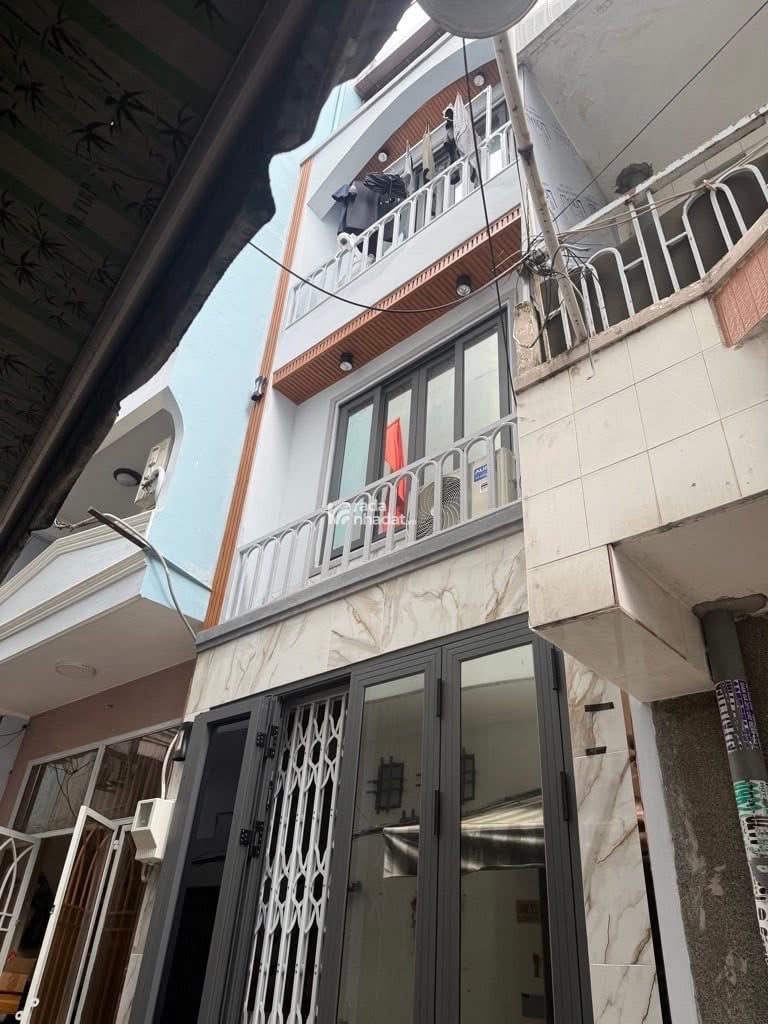 NHÀ ĐẸP 4 TẦNG - HẺM XE HƠI - QUẬN 5 GIÁP QUẬN 1 - DÒNG TIỀN 17tr/Tháng