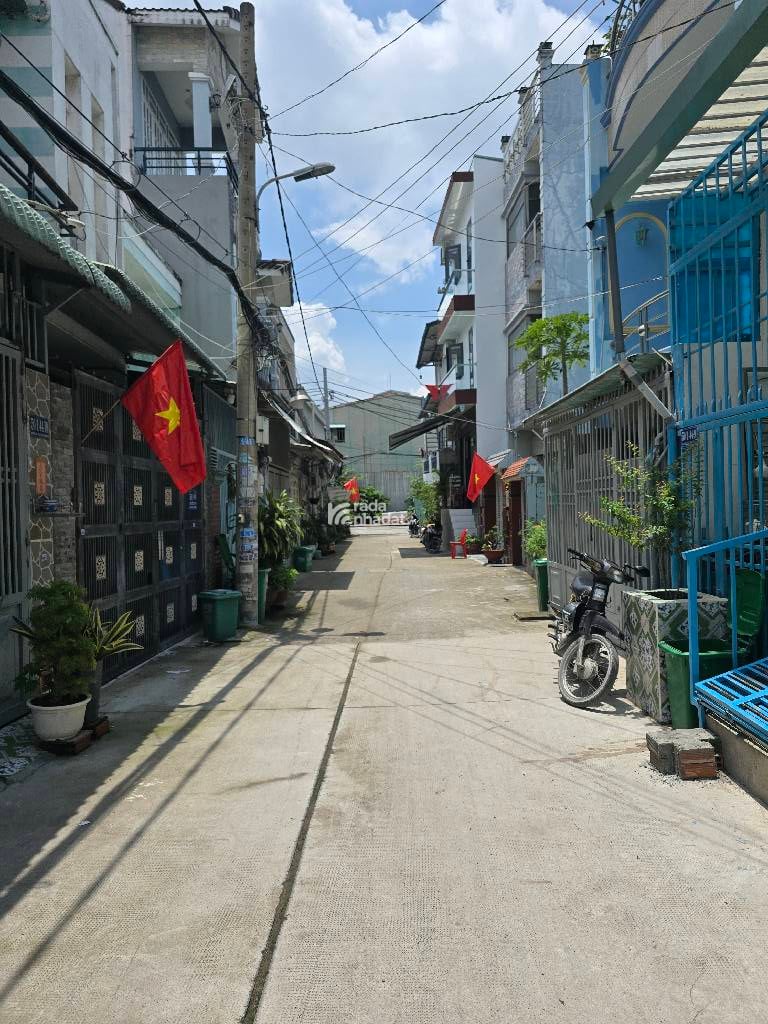 BÁN NHÀ NGUYỄN QUÝ YÊM 64M2 6.3 TỶ 3 TẦNG 4X16 HẺM XE TẢI GẦN TÊN LỬA