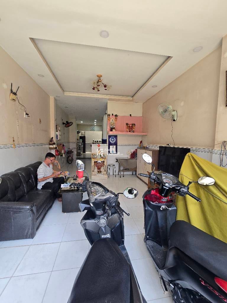 BÁN NHÀ NGUYỄN QUÝ YÊM 64M2 6.3 TỶ 3 TẦNG 4X16 HẺM XE TẢI GẦN TÊN LỬA