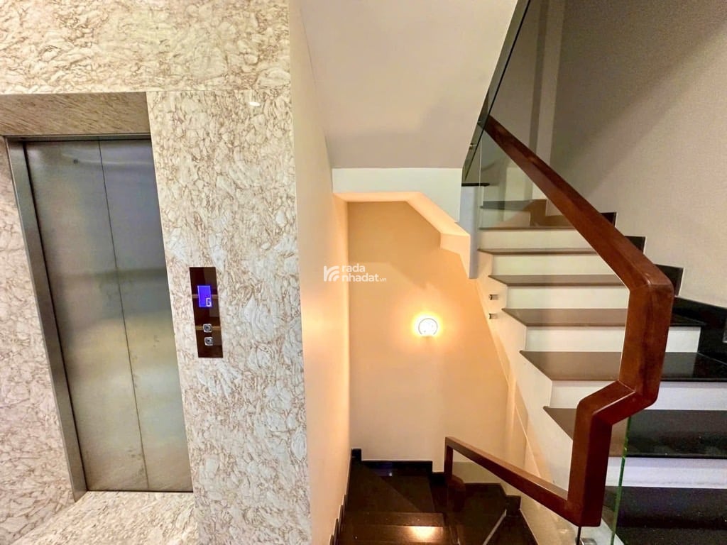 NHÀ 6 TẦNG CÓ THANG MÁY-  GÓC 2 MẶT TIỀN - 60M2 - GẦN KHU VIP BÀU CÁT - ĐANG CHO THUÊ 40 TRIỆU/TH