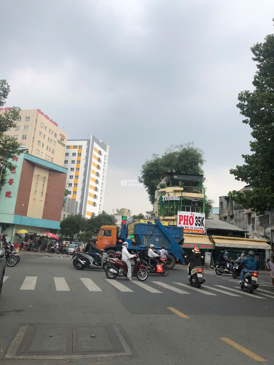 BÁN NHÀ CẤP 4 MẶT TIỀN QUẬN 5 -12 TỶ