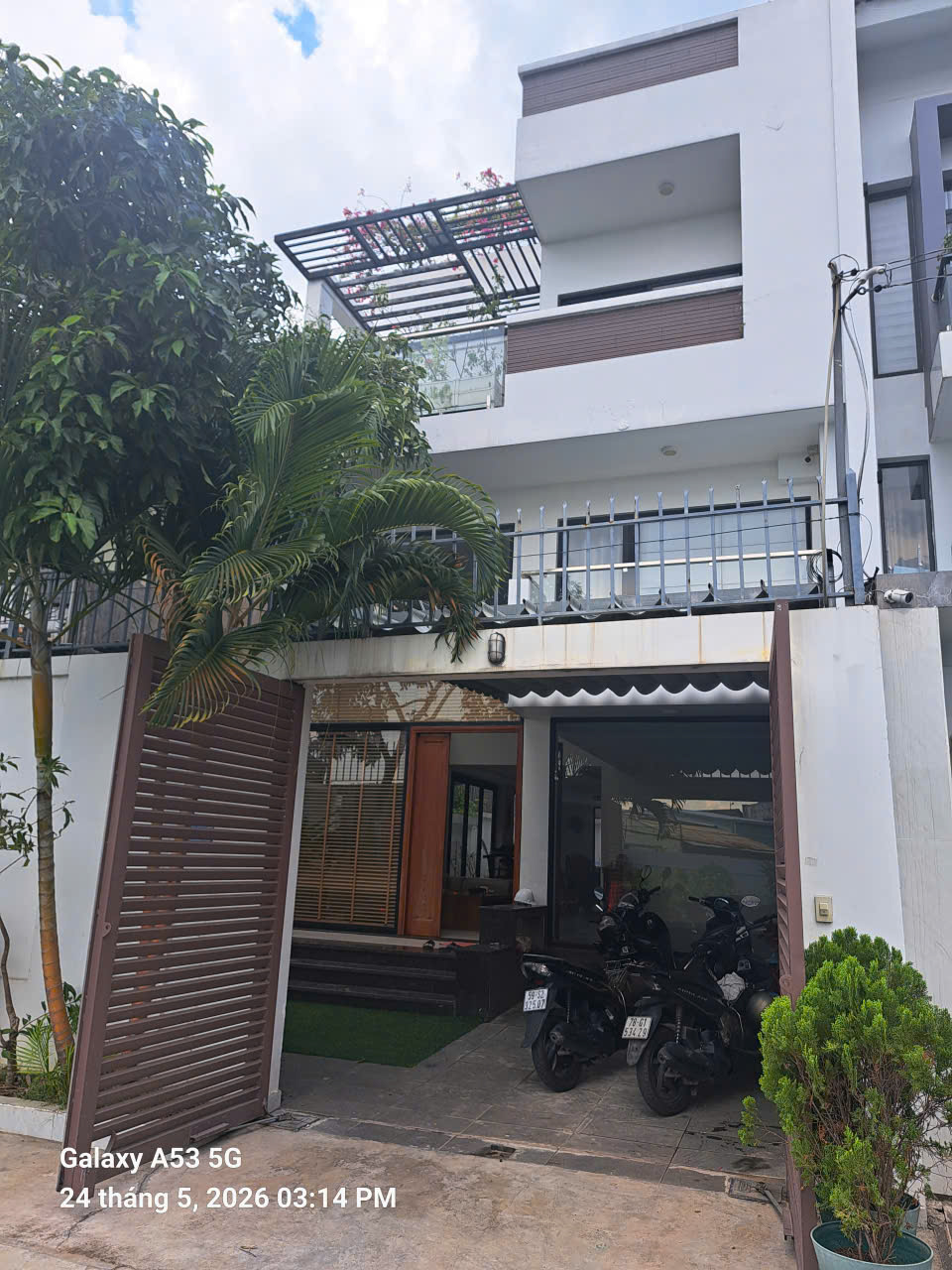 NHÀ ĐẸP KHU BIỆT THỰ VEN SÔNG SANG TRỌNG SÁT PHẠM V. ĐỒNG 4 TẦNG 9X22 CHỈ 24 TỶ