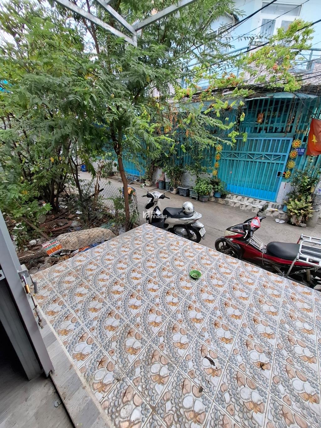 hẻm xe hơi 4m,  diện tích rộng - 78m2 - sát AEON Tên Lửa 