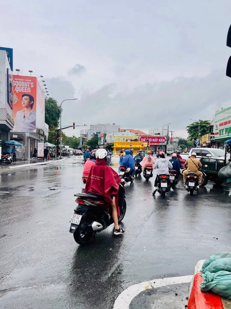 BÁN NHÀ MẶT TIỀN KINH DOANH THOẠI NGỌC HẦU 2 TẦNG  108M2 GIÁ CHỈ 10.X TỶ