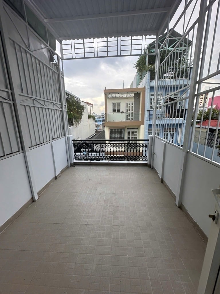 Bán nhà hẻm xe hơi kinh doanh đường Tám Danh P4 Q8 - DT sàn 120m2 3pn vào ở ngay - chỉ 5.9 tỷ