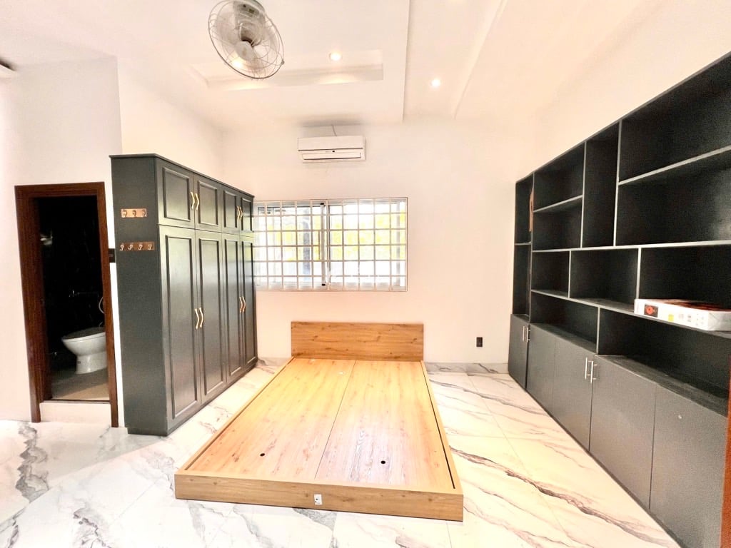 BÁN SIÊU PHẨM BIỆT THỰ 4 TẦNG LÊ VĂN QUỚI NGANG KHỦNG 9M NGUỒN THU 42TR/TH