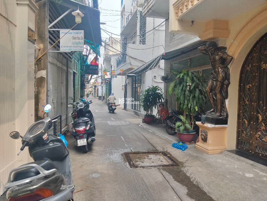 SÁT Q1. HẺM XE HƠI XÔ VIẾT NGHỆ TĨNH, BÌNH THẠNH, 4 TẦNG Ở NGAY. GIẢM 350TR CHỈ 7.2T TL 