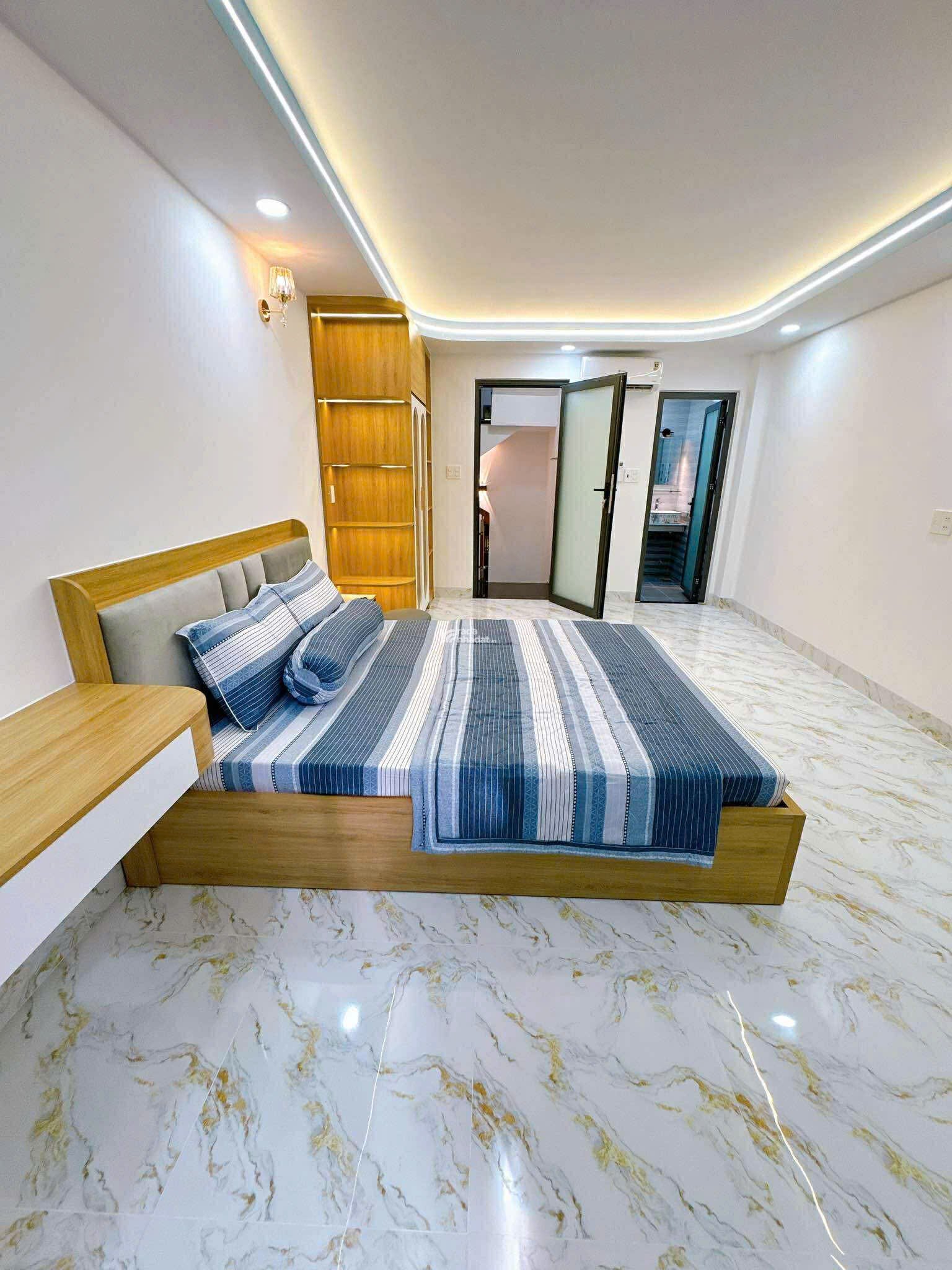 NHÀ ĐẸP 5 TẦNG FULL NỘI THẤT - TRƯỚC NHÀ 10m OTO QUAY ĐẦU - CÁCH 20M RA MẶT TIỀN