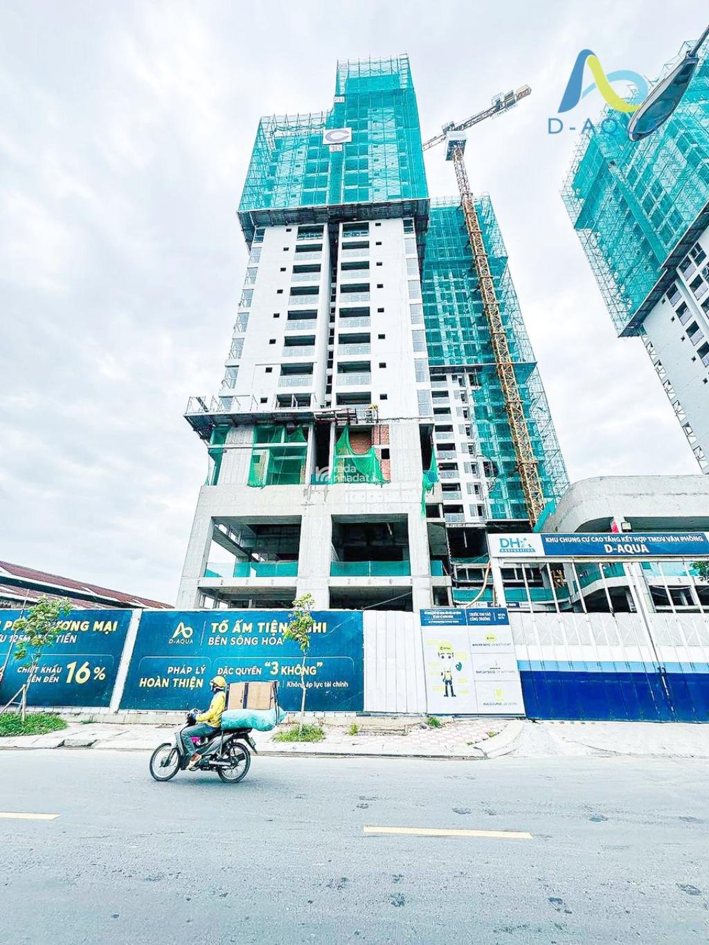 BÁN NHÀ HẺM 8M GẦN AEON TÂN PHÚ 251M2 18.5 TỶ 10X25M 