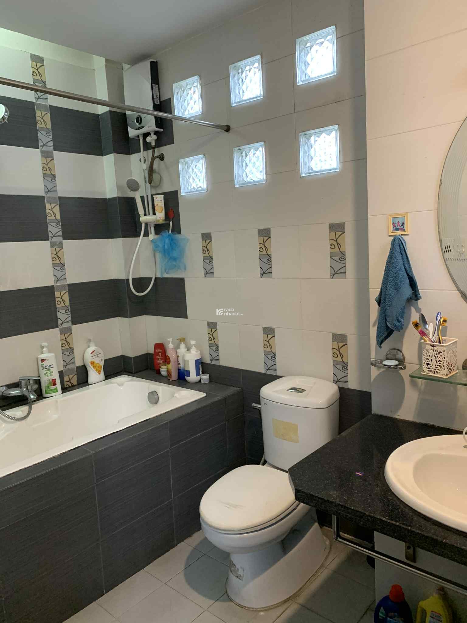 Bán nhà hẻm xe 7 chỗ ở 102 Hồ Biểu Chánh, Phú Nhuận