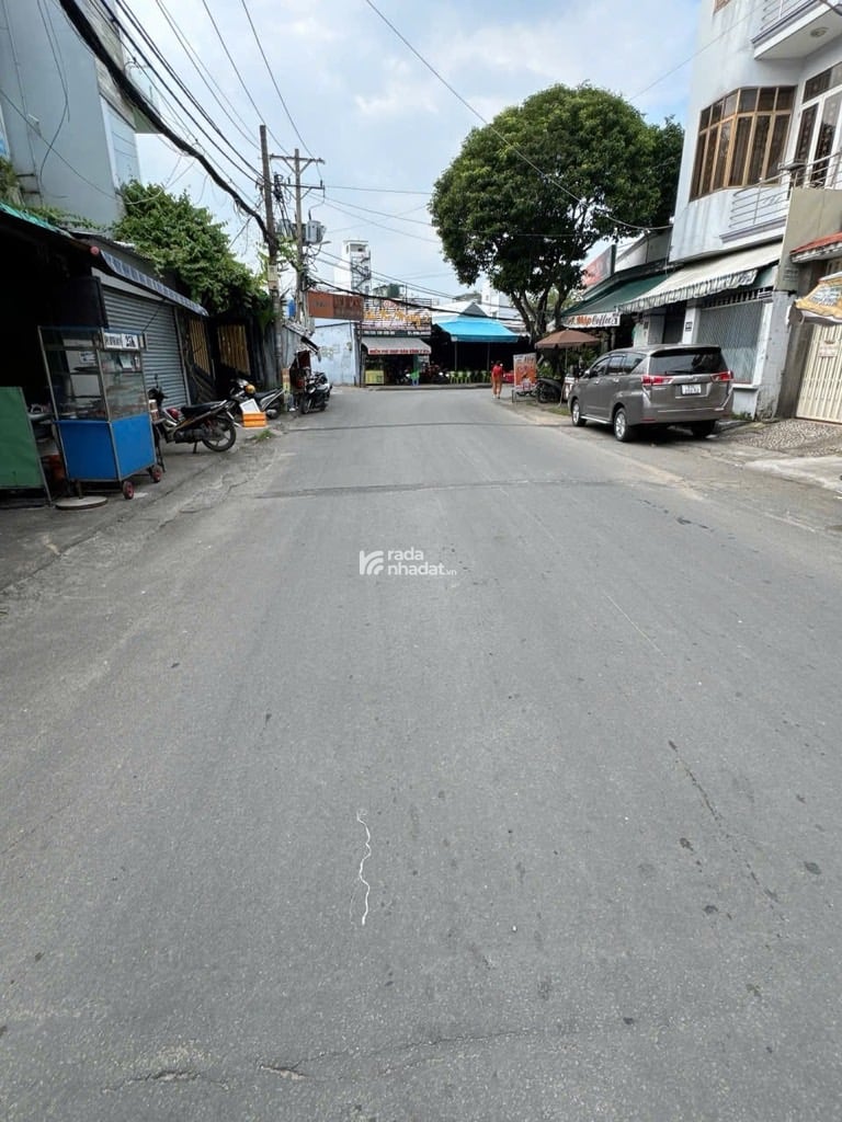 NGAY AEON MALL, HXH TÂN SƠN NHÌ, TÂN PHÚ, 102M2 NGANG 10M HIẾM CÓ. GIẢM 550TR CHỈ 18T TL