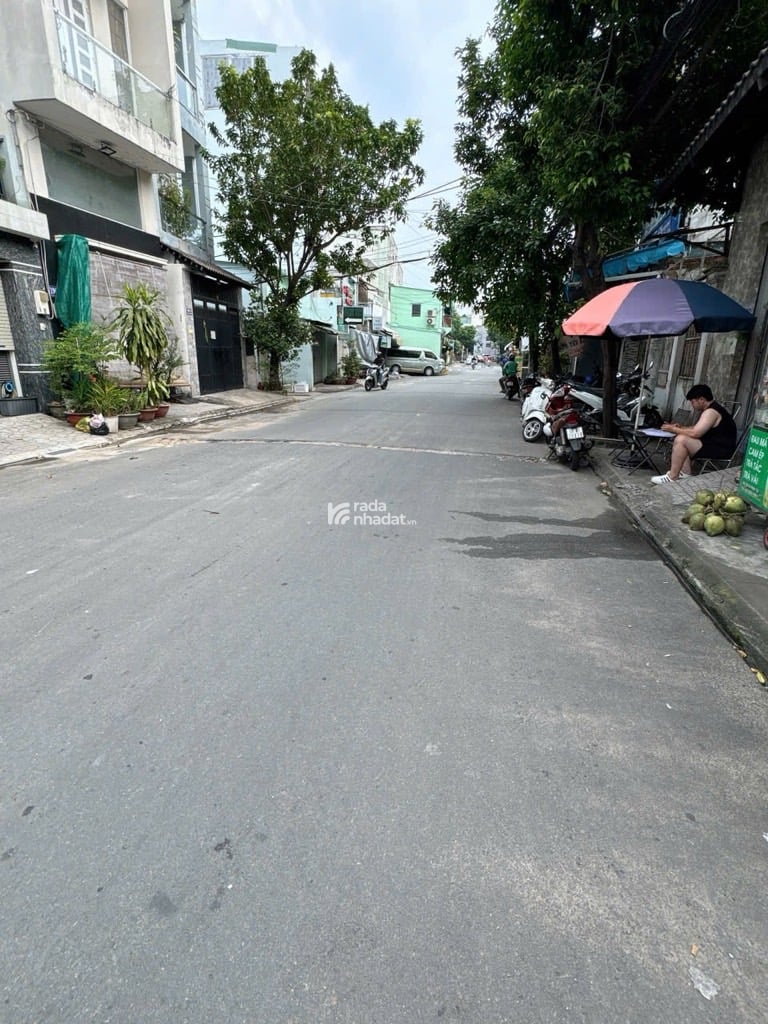 NGAY AEON MALL, HXH TÂN SƠN NHÌ, TÂN PHÚ, 102M2 NGANG 10M HIẾM CÓ. GIẢM 550TR CHỈ 18T TL