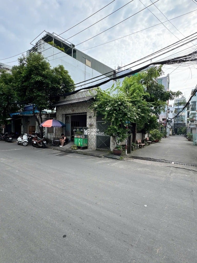 NGAY AEON MALL, HXH TÂN SƠN NHÌ, TÂN PHÚ, 102M2 NGANG 10M HIẾM CÓ. GIẢM 550TR CHỈ 18T TL