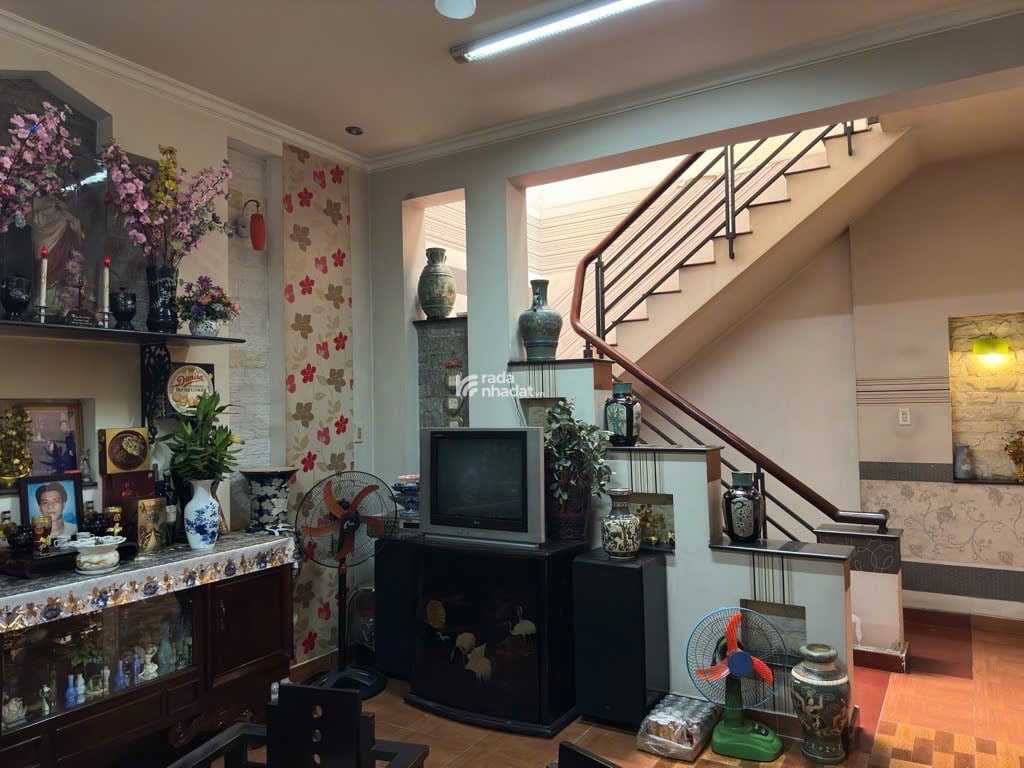 Bán nhà Mặt tiền nở hậu đường 40m ngang 7.5m dài 13m nở 9m nhà 3 tầng chỉ 9 tỷ nhỉnh