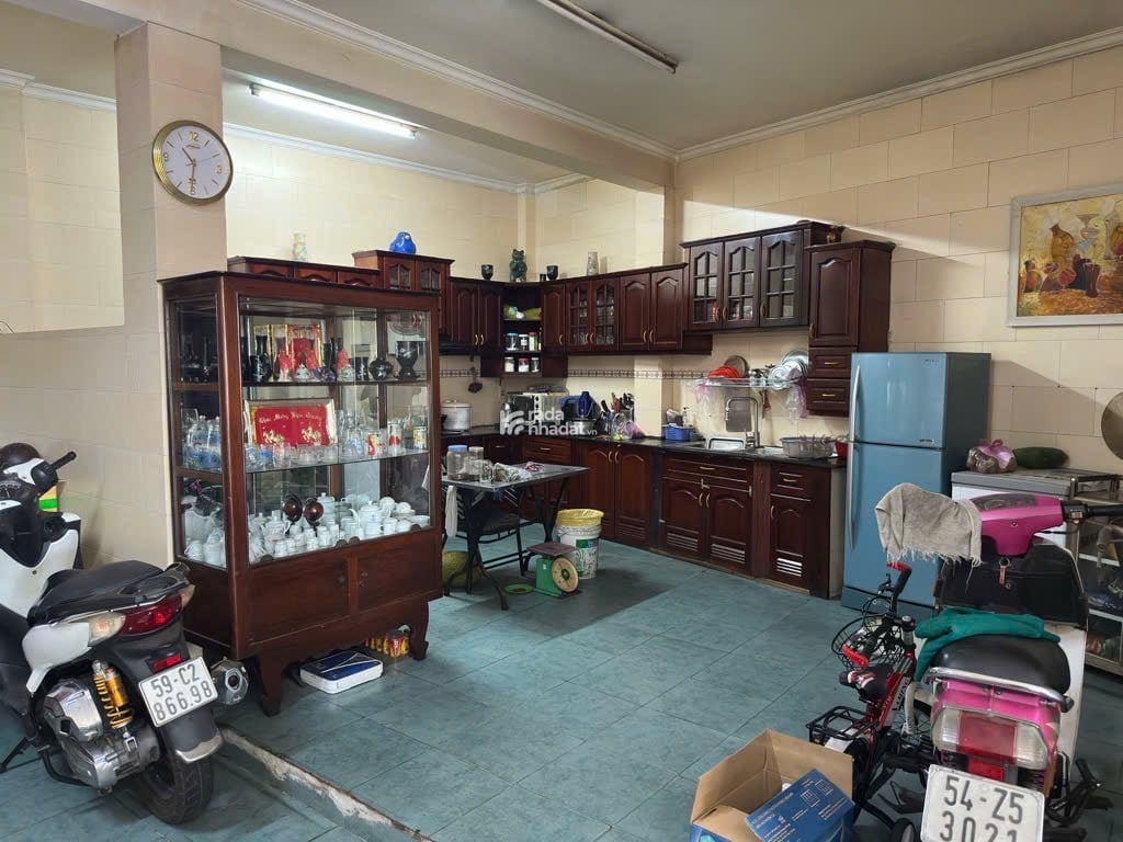 Bán nhà Mặt tiền nở hậu đường 40m ngang 7.5m dài 13m nở 9m nhà 3 tầng chỉ 9 tỷ nhỉnh