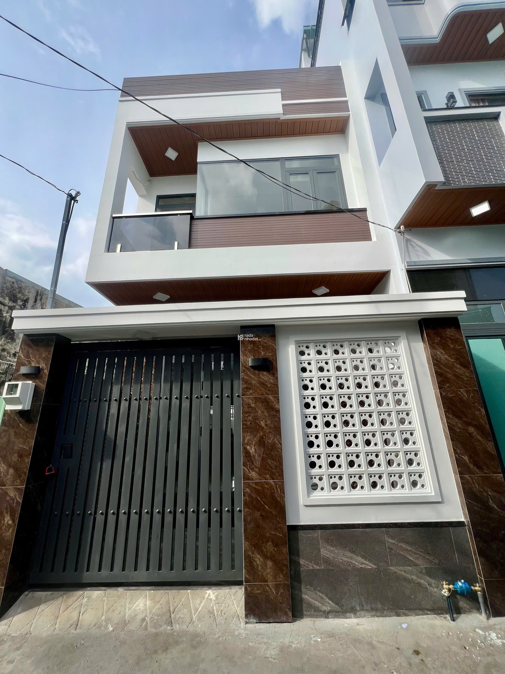 Nhà 3 Tầng Đẹp Mới Hẻm Lã Xuân Oai Gần Chợ Tăng Nhơn Phú A, Quận Sổ Sạch, Ô Tô Vào Nhà, gần Khu CNC