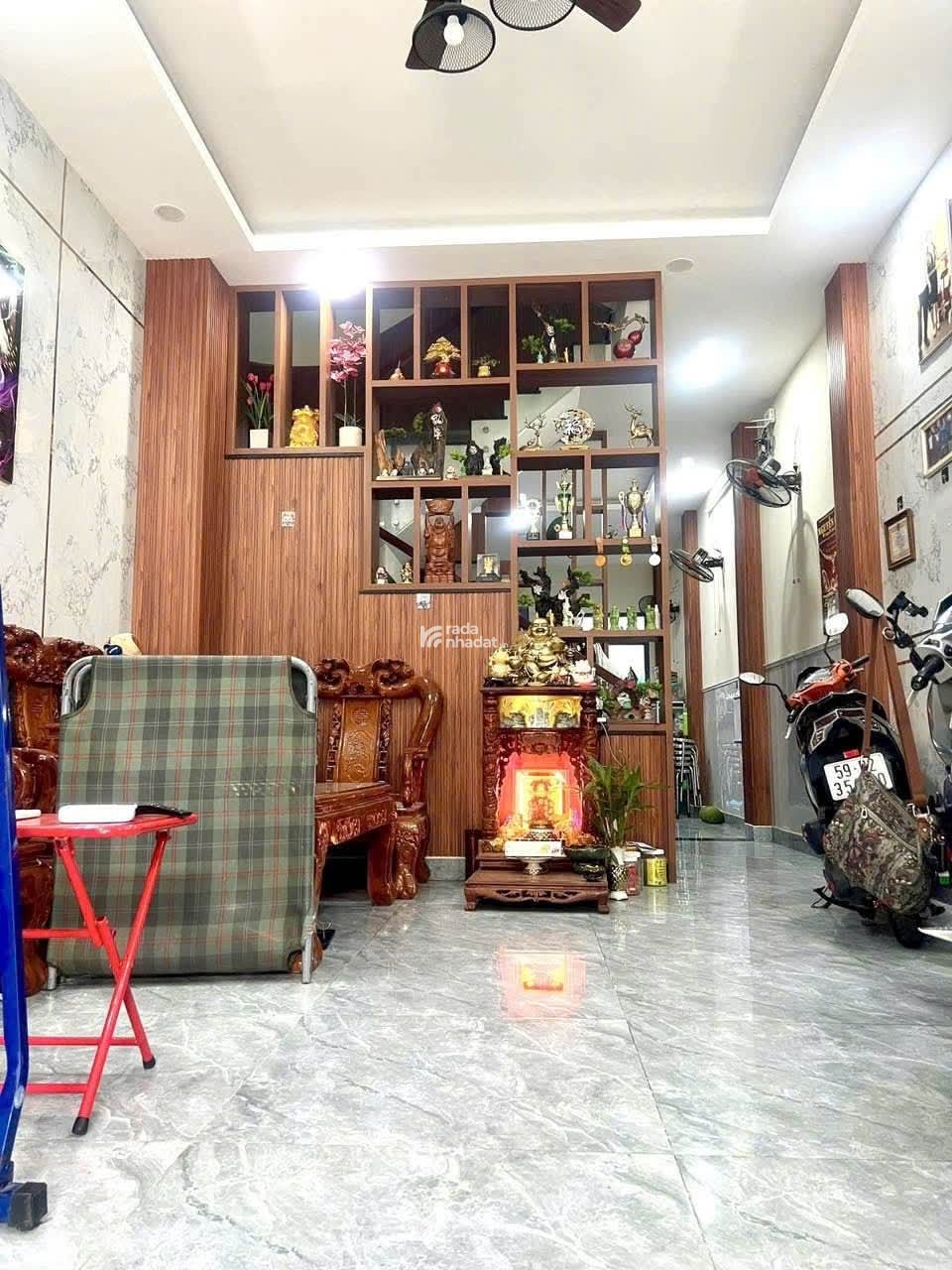  Nhà Đẹp 3 Tầng , Vào Ở Ngay ,Gần Chợ, Công Viên, Trường Học ,Nhỉnh 8 Tỷ
