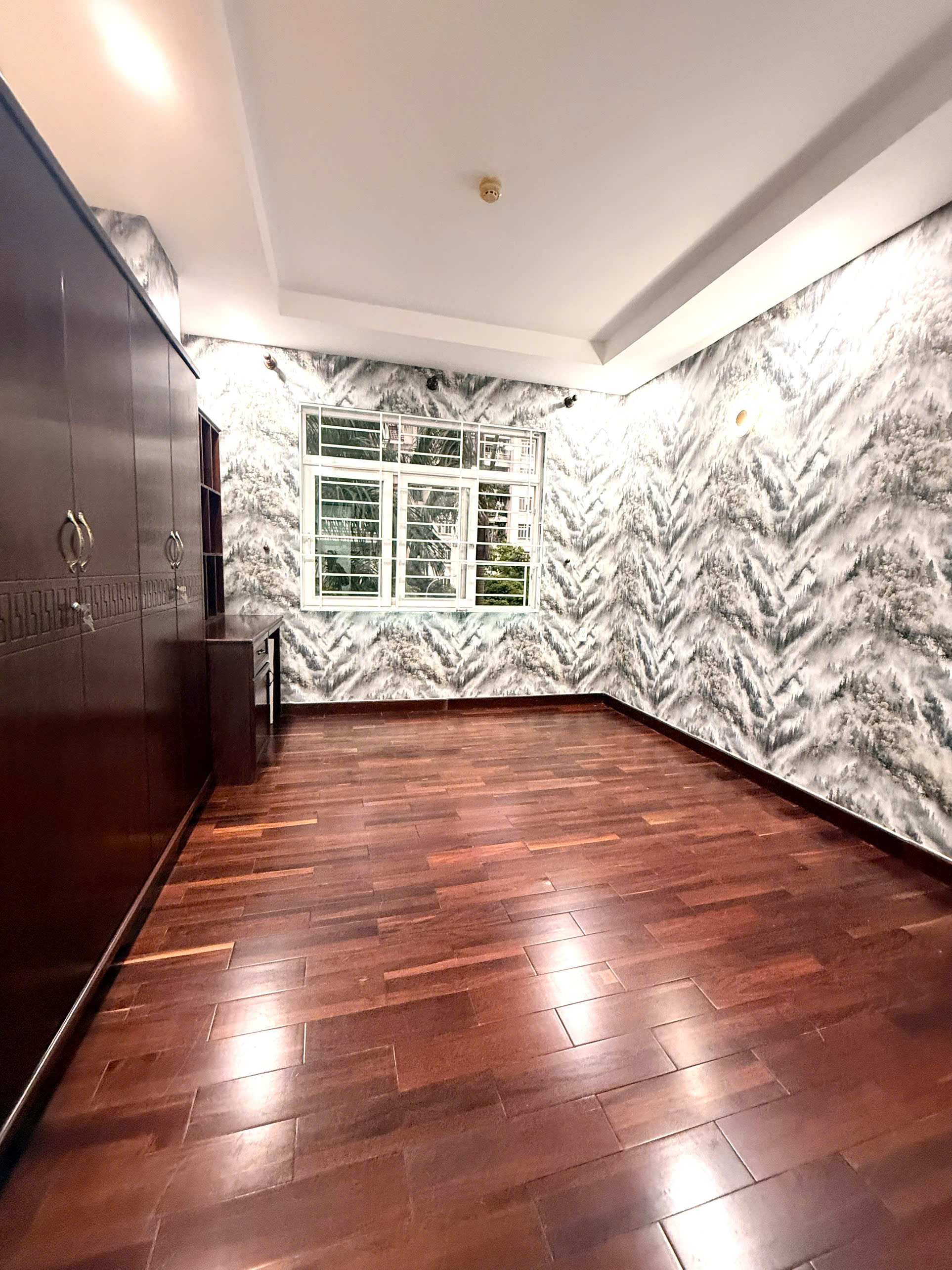 Chính Chủ Bán Gấp Căn Góc Thiên Nam Apartment - Quận 10 - 99m2, 3PN - Sổ Hồng Riêng - Chỉ 7.3 Tỷ