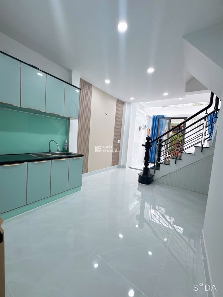 Ngay Khu Vip Tân Sơn Nhì Nhà 5 Tầng BTCT - 37m2 - N4,2x9 - 5PN - Hẻm Nhựa Oto Thoáng 