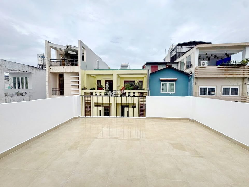 Bán nhà mới 2 lầu gần HXH đường Âu Dương Lân P.2 Quận 8