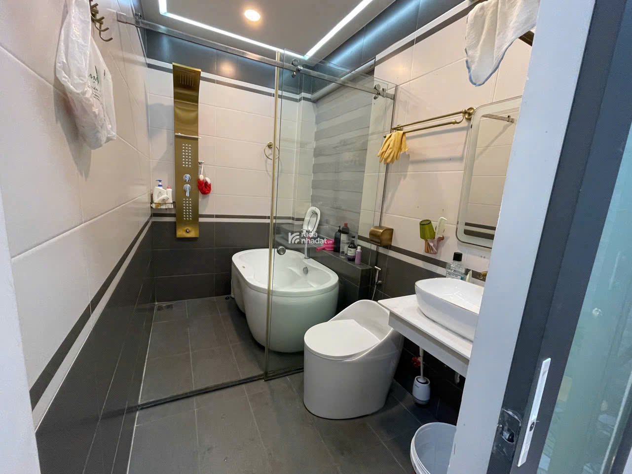 GIÁ MỀM HƠN KHU VỰC 500 TRIỆU - NHÀ CẤP 4 NGAY TRUNG TÂM VÒNG XOAY AN LẠC